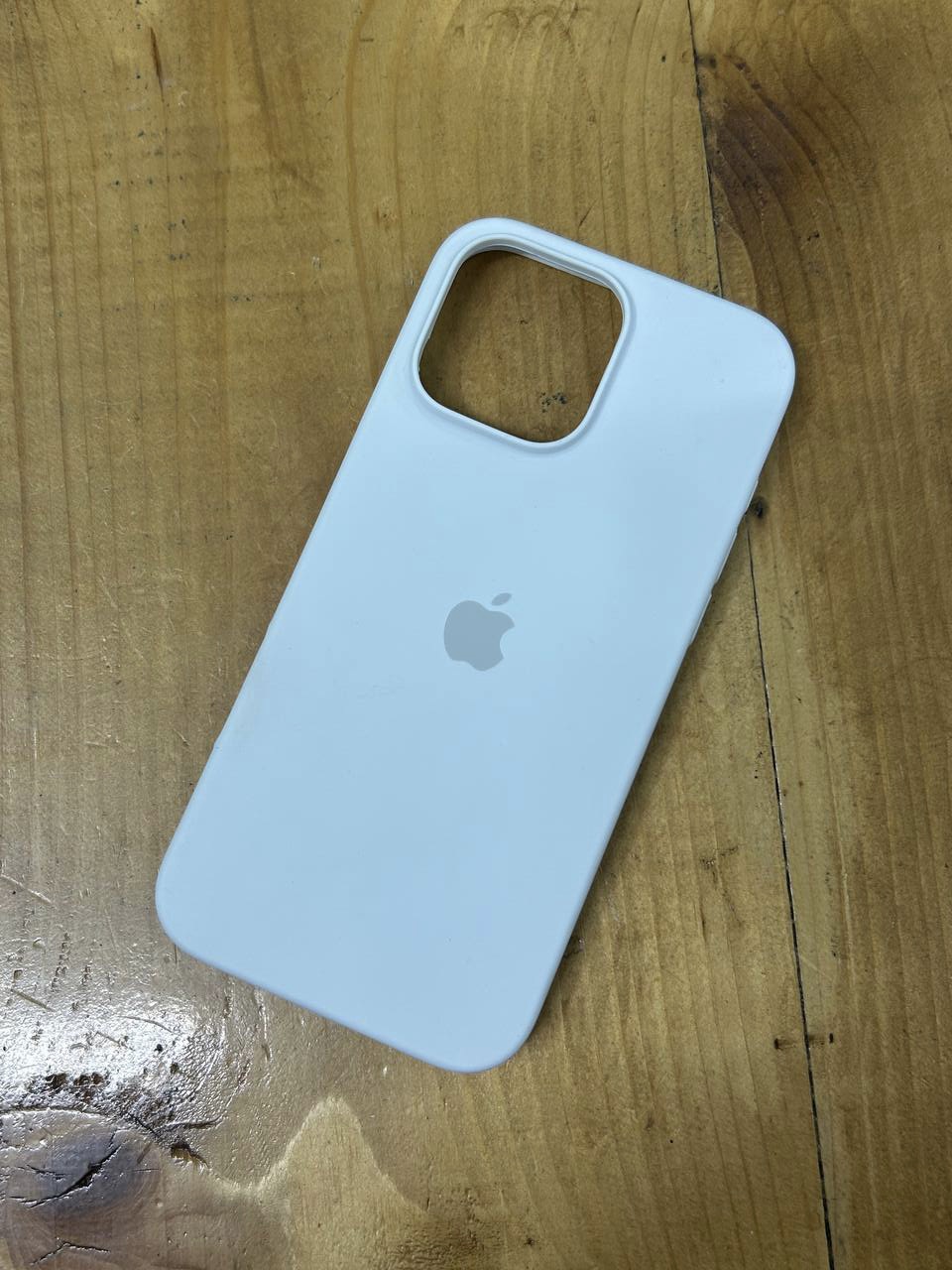 قاب سیلیکون اورجینال پاک کنی سفید iphone 16 promax